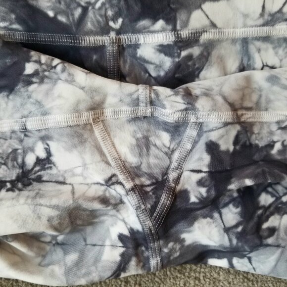 Lululemon Wunder Under Crop Hi-Rise Full-On Luxtreme, size 10 - Picture 5 of 8